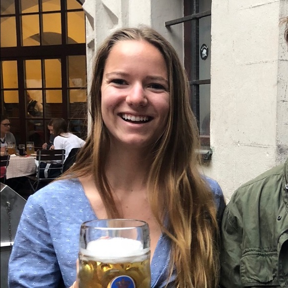 Meet your posher - Picture 2 of 3